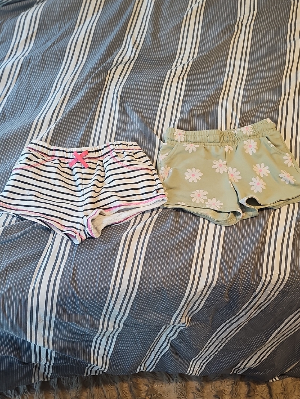 Cat & Jack Green Daisy and Pink-Trim Striped Girls' Shorts Set
